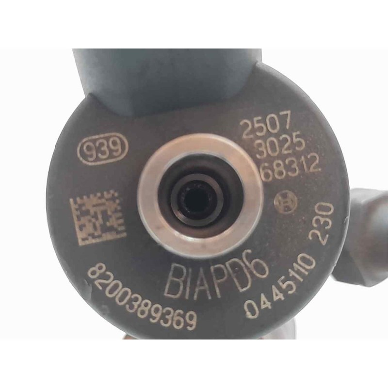 Recambio de inyector para renault scenic ii luxe privilege referencia OEM IAM 0445110230  BOSCH 3