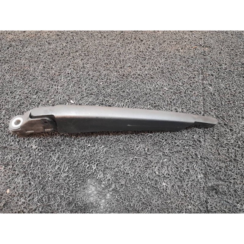 Recambio de brazo limpia trasero para dacia sandero laureate referencia OEM IAM - Blanco 2