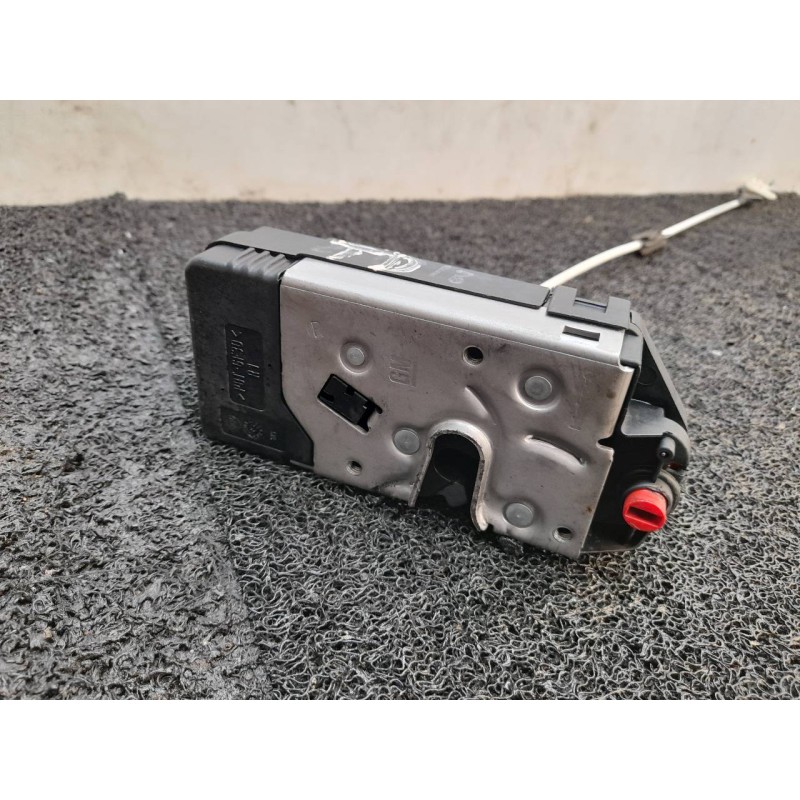 Recambio de cerradura puerta trasera derecha para opel meriva innovation referencia OEM IAM 13154794 3