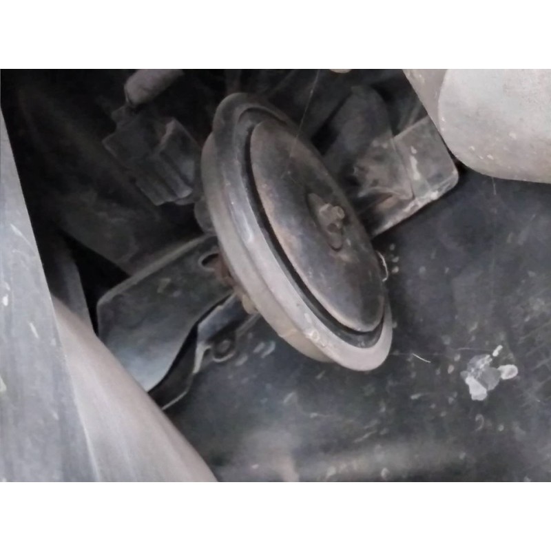 Recambio de claxon para ssangyong rexton rx 270 plus / 270 xdi plus referencia OEM IAM   