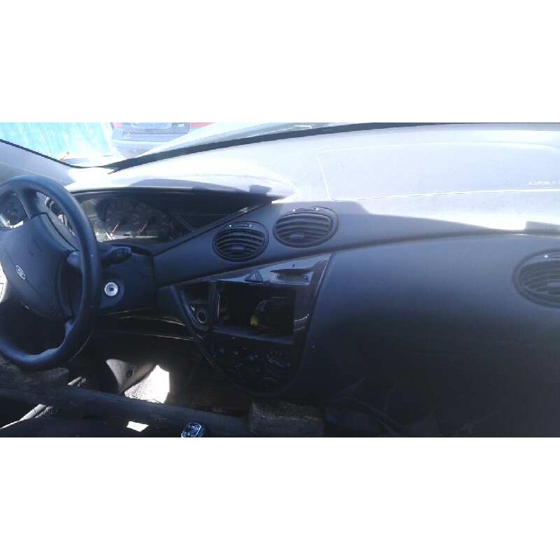 ford focus berlina (cak) del año 1999