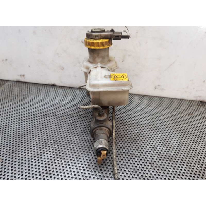 Recambio de bomba freno para aixam 400 0.4 referencia OEM IAM - Blanco 2