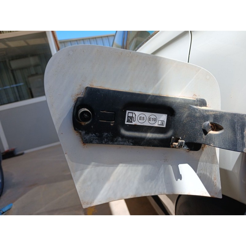 Recambio de tapa exterior combustible para opel crossland x / crossland (p17, p2qo) 1.2 (75) referencia OEM IAM - Blanco 2