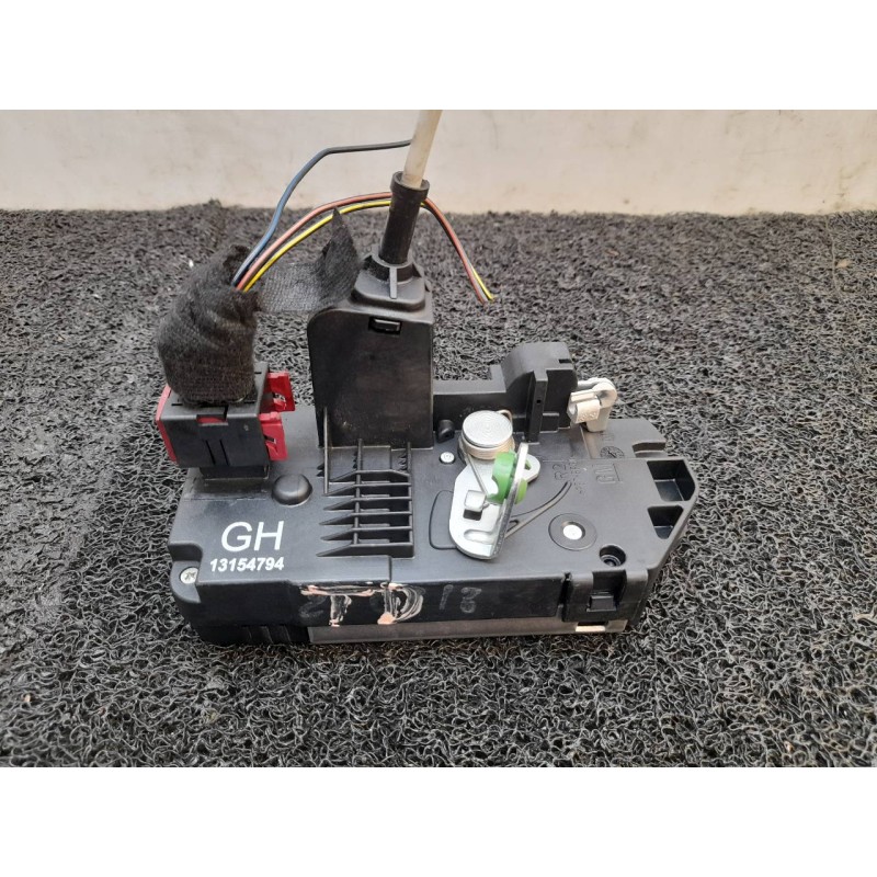Recambio de cerradura puerta trasera derecha para opel meriva innovation referencia OEM IAM 13154794 5