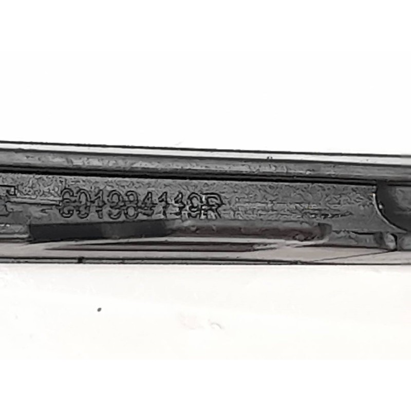 Recambio de moldura paragolpe delantera derecha para renault clio iv limited referencia OEM IAM 601984119R - Blanco 2
