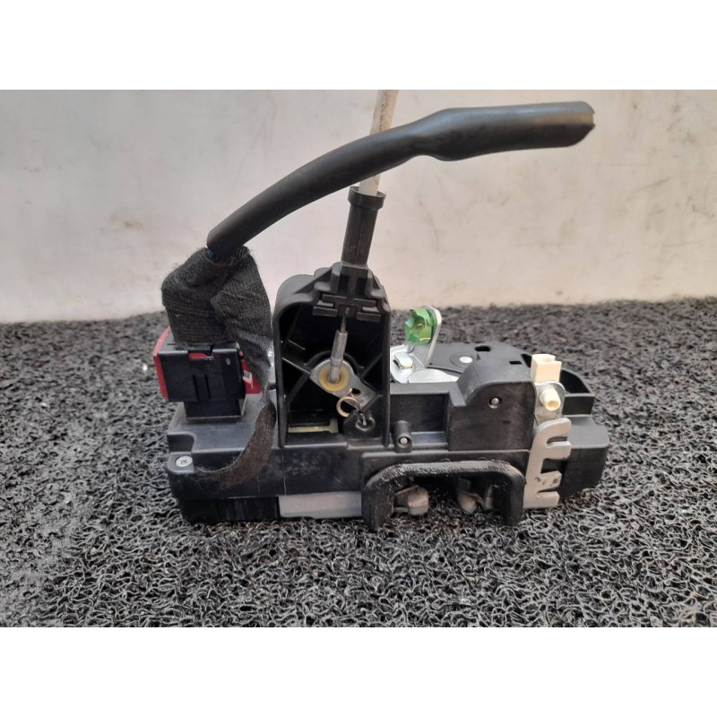 Recambio de cerradura puerta trasera izquierda para opel meriva innovation referencia OEM IAM 13154793  