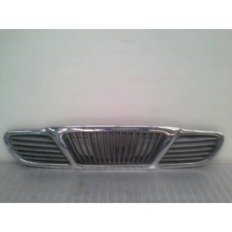Recambio de rejilla delantera para daewoo lanos 1.5 referencia OEM IAM   