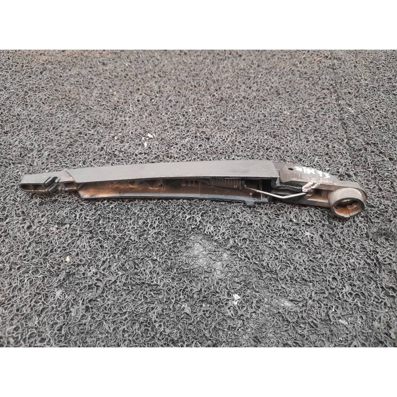 Recambio de brazo limpia trasero para dacia sandero laureate referencia OEM IAM - Blanco 3