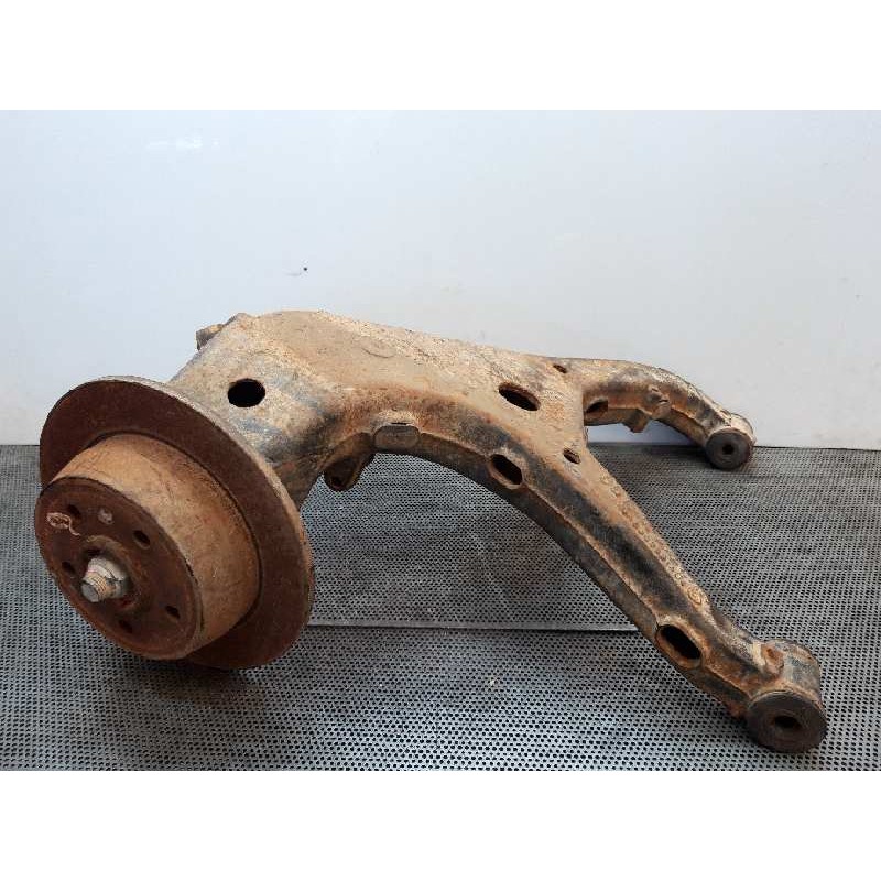 Recambio de mangueta trasera izquierda para mercedes-benz vito (w638) combi referencia OEM IAM  125800 
