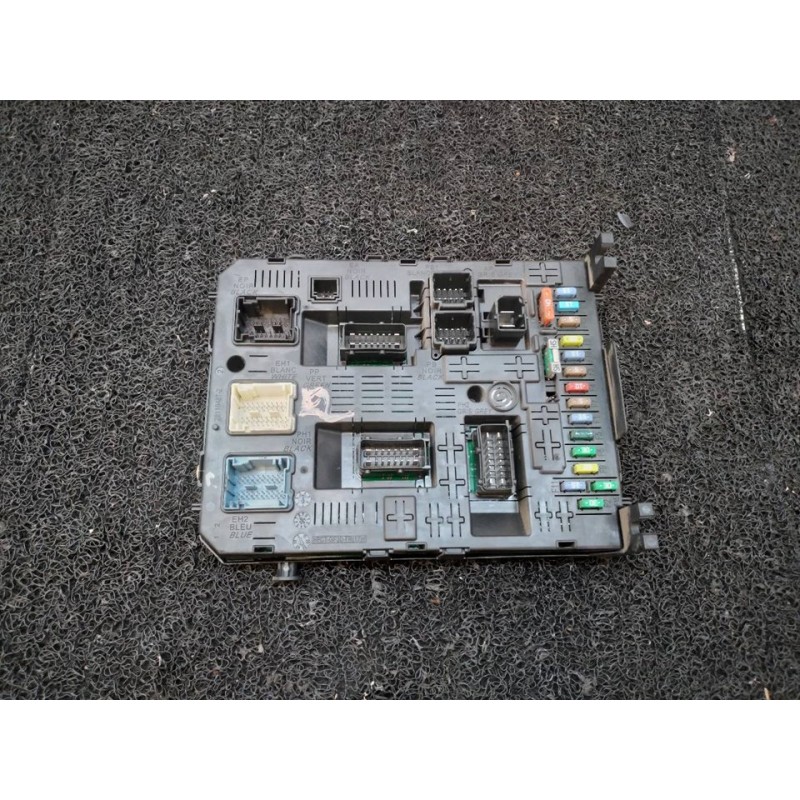 Recambio de caja reles / fusibles para citroën c4 berlina cool referencia OEM IAM 281197595  