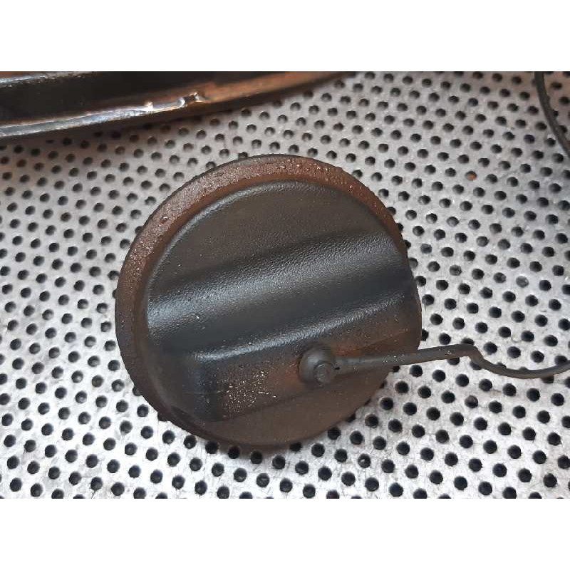 Recambio de tapa exterior combustible para renault clio grandtour business referencia OEM IAM - Negro 2