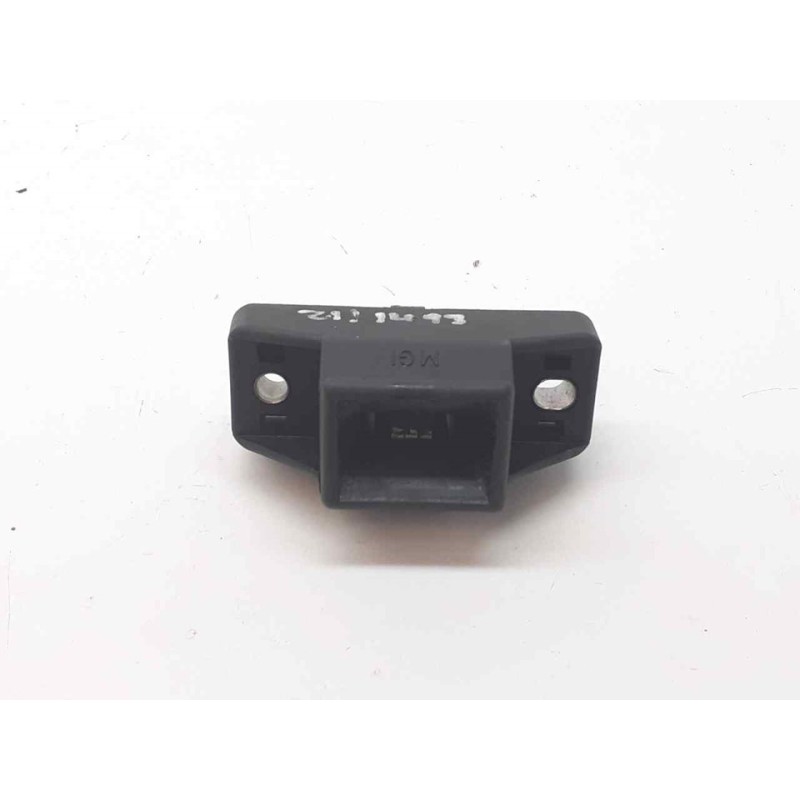 Recambio de cerradura maletero / porton para dacia sandero laureate referencia OEM IAM MG1 - Blanco 4