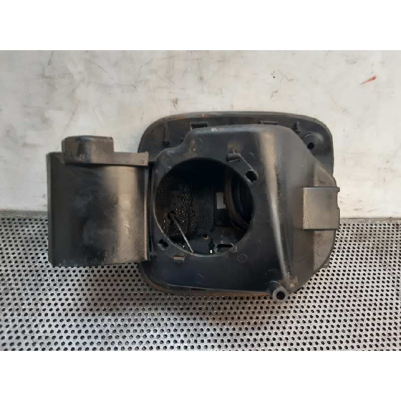 Recambio de tapa exterior combustible para renault clio grandtour business referencia OEM IAM - Negro 3
