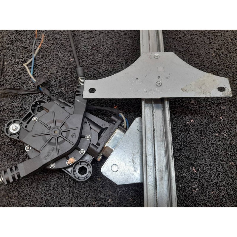 Recambio de elevalunas delantero derecho para citroën berlingo station wagon x referencia OEM IAM 60811820 - Blanco 4