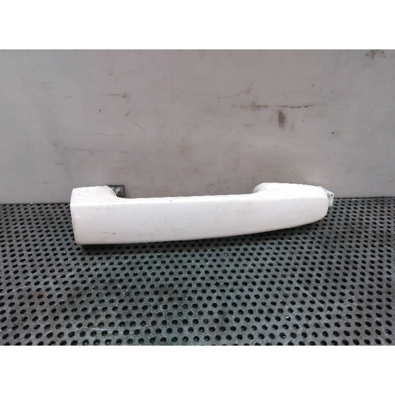 Recambio de maneta exterior delantera izquierda para toyota corolla verso (r1) 2.2 turbodiesel cat referencia OEM IAM - Blanco