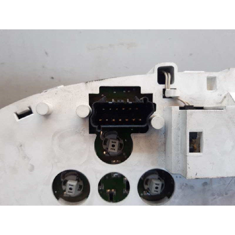 Recambio de cuadro instrumentos para chrysler voyager (rg) 2.5 crd lx referencia OEM IAM P04685825AI TN1575107252 R825AI - Negro 2