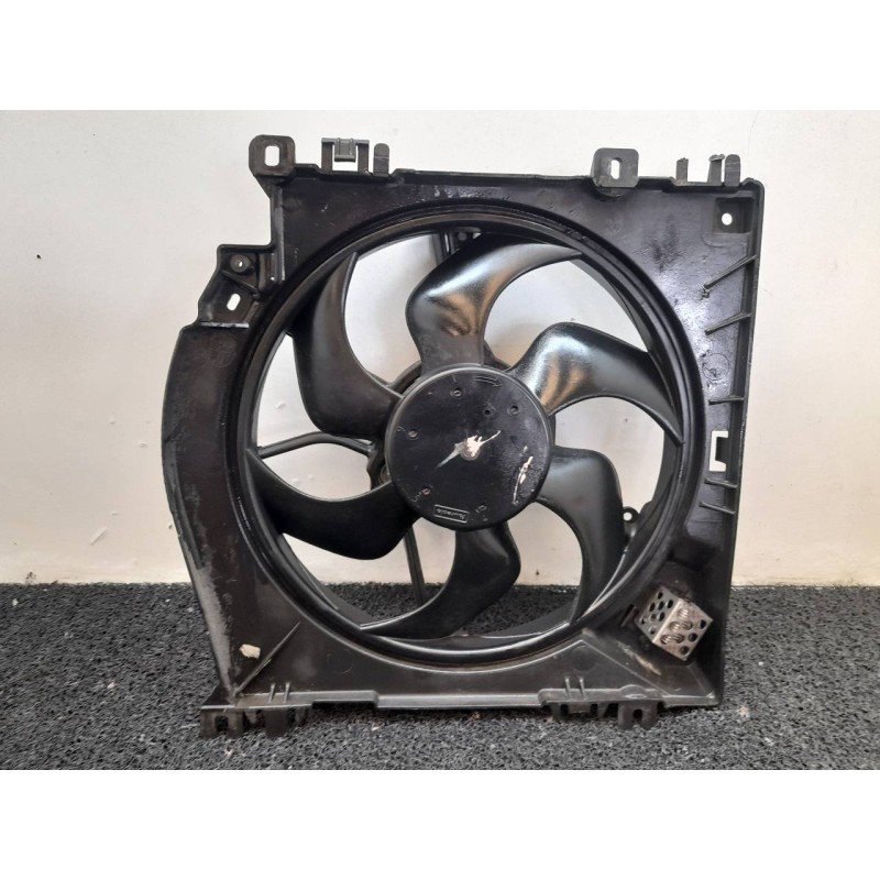 Recambio de electroventilador para renault clio iii style referencia OEM IAM 8200966248 - Gris 2