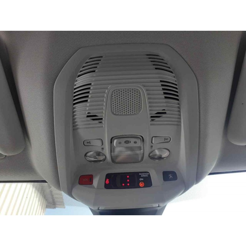 Recambio de luz interior para peugeot 3008 allure referencia OEM IAM 2