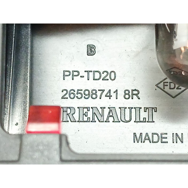 Recambio de luz central de freno para dacia sandero laureate referencia OEM IAM 265987418R - Blanco 2