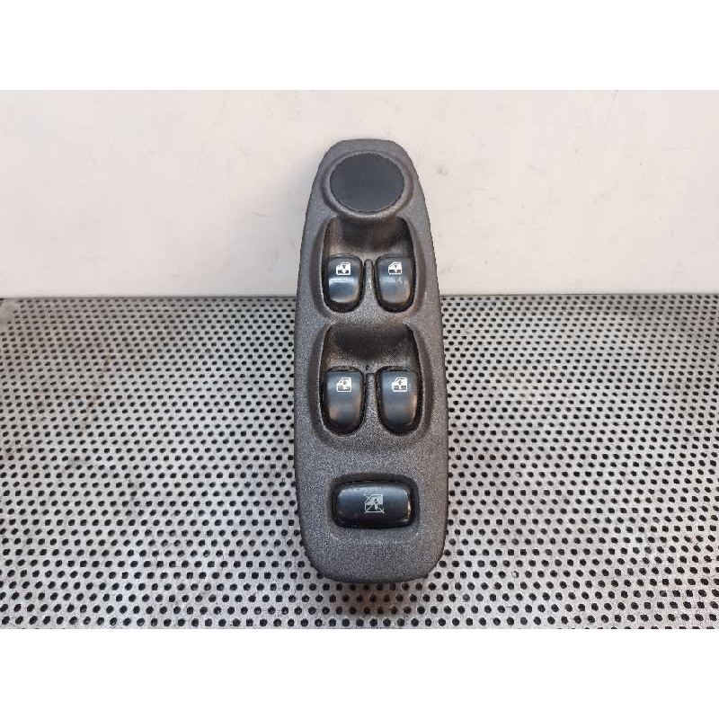 Recambio de mando elevalunas delantero izquierdo para hyundai accent (lc) gls referencia OEM IAM 620W10270  