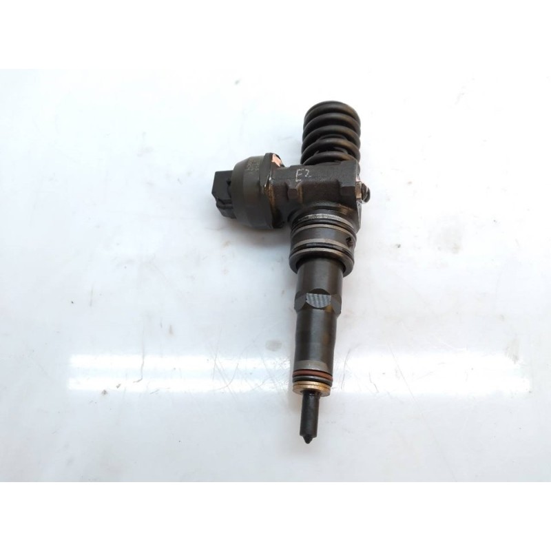 Recambio de inyector para seat leon (1p1) stylance / style referencia OEM IAM 038130073AG 0414720215 BOSCH