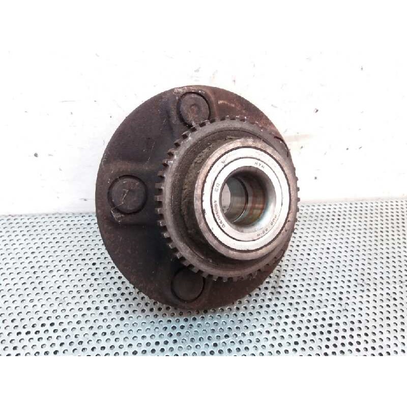 Recambio de buje trasero para nissan almera tino (v10m) 2.2 16v turbodiesel cat referencia OEM IAM - Blanco 2