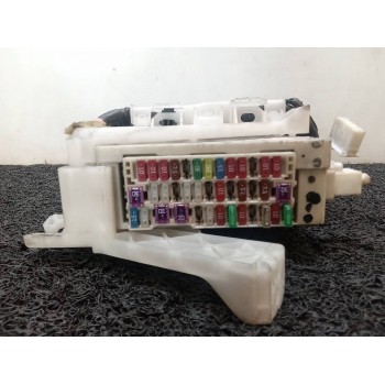 CAJA RELES / FUSIBLES 8273047451 8922147110 50112324