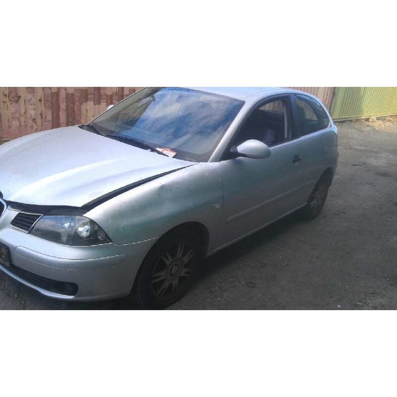 seat ibiza (6l1) del año 2002