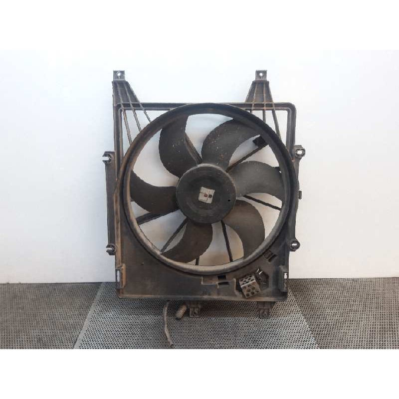 Recambio de electroventilador para renault clio ii fase ii (b/cb0) 1.2 referencia OEM IAM 7700428659J  GATE