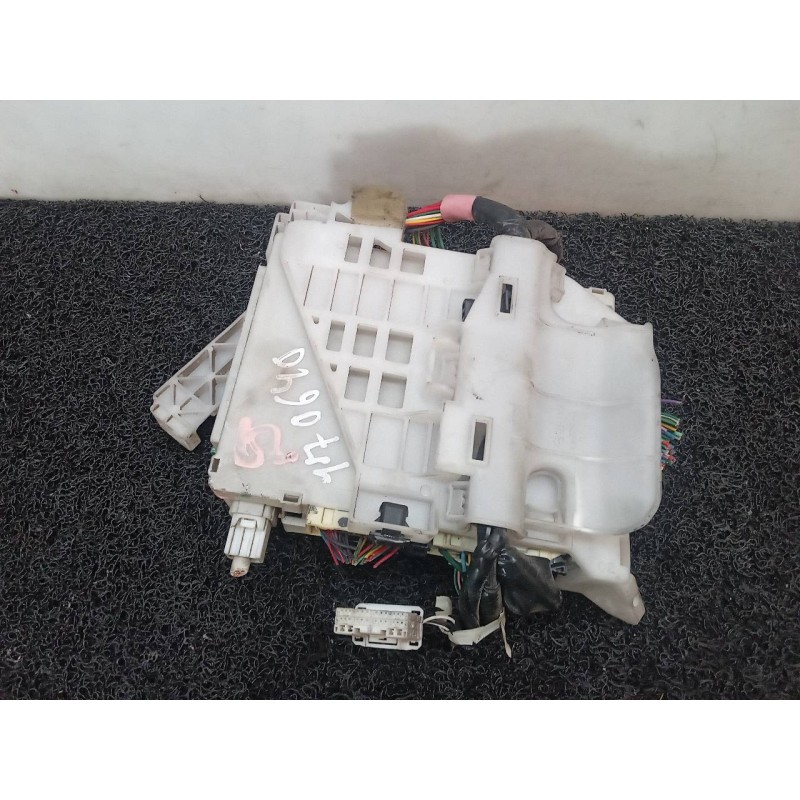 Recambio de caja reles / fusibles para toyota prius (nhw30) advance referencia OEM IAM 8273047451 8922147110 50112324 - Blanco 2