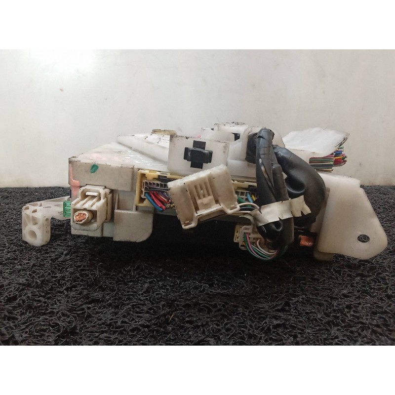 Recambio de caja reles / fusibles para toyota prius (nhw30) advance referencia OEM IAM 8273047451 8922147110 50112324 - Blanco 6