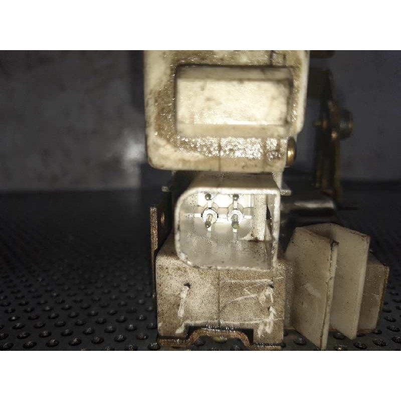Recambio de cerradura puerta trasera derecha para ford escort berl./turnier referencia OEM IAM 4