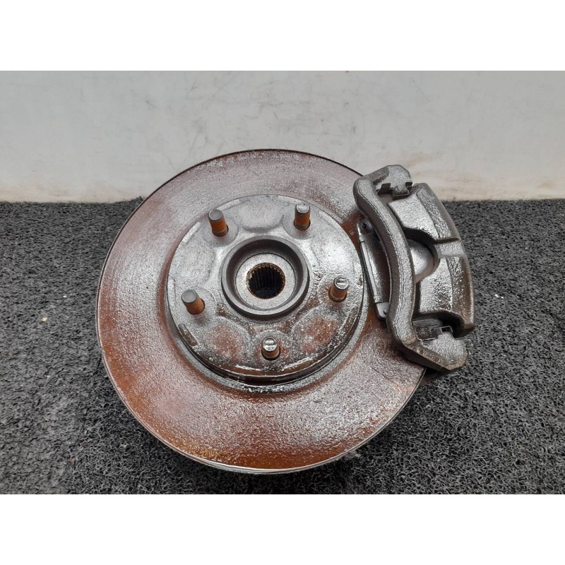 Recambio de mangueta delantera derecha para nissan almera tino (v10m) acenta referencia OEM IAM   