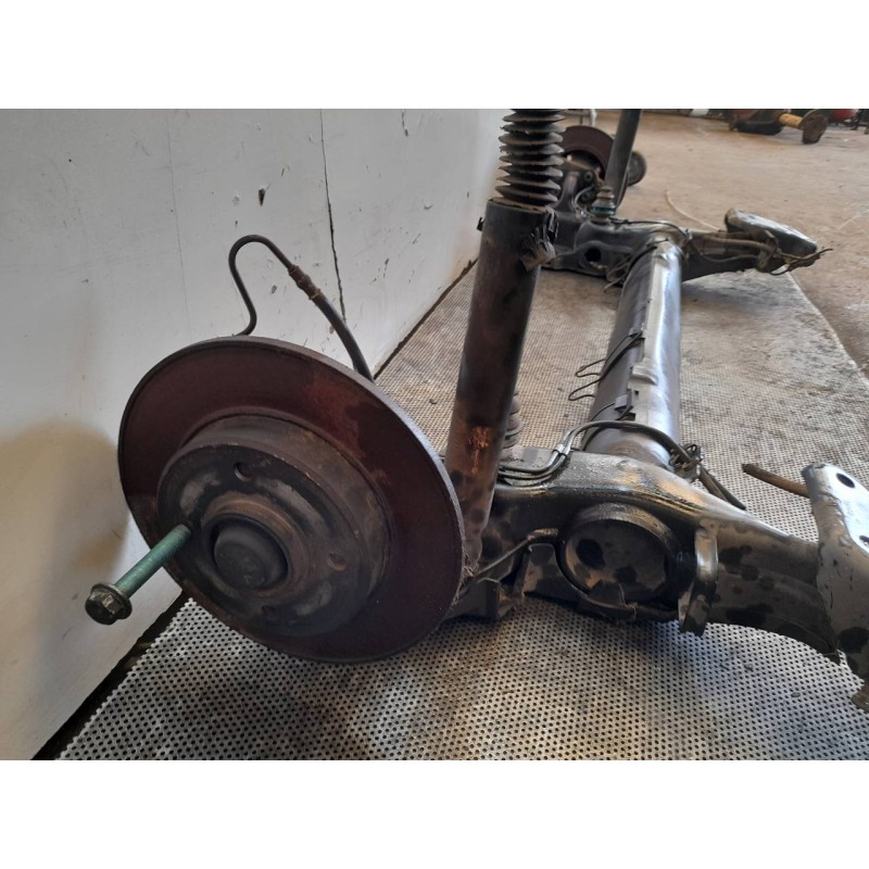 Recambio de puente trasero para citroën c3 picasso sx referencia OEM IAM - Blanco 2