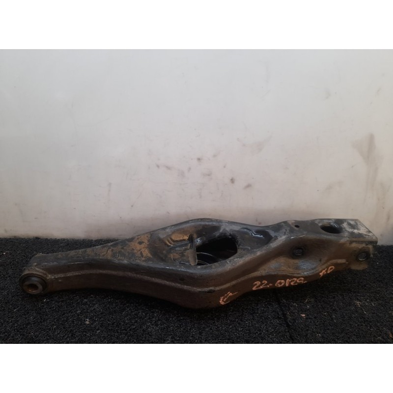 Recambio de brazo suspension inferior trasero derecho para mitsubishi montero (v60/v70) 3.2 di-d gls (3-ptas.) referencia OEM IA