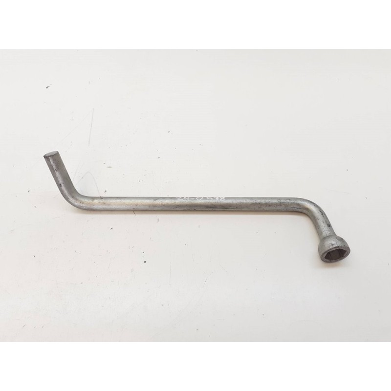 Recambio de llave rueda para iveco daily furgón fg h2 33 s ... v batalla 3520 l referencia OEM IAM   