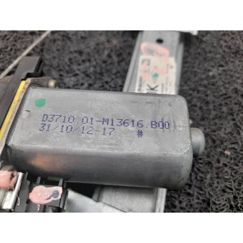 Recambio de elevalunas delantero derecho para dacia sandero laureate referencia OEM IAM - Blanco 4