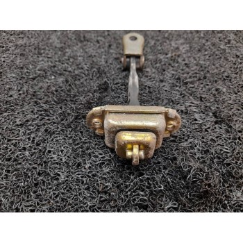RETENEDOR PUERTA DELANTERA IZQUIERDA 