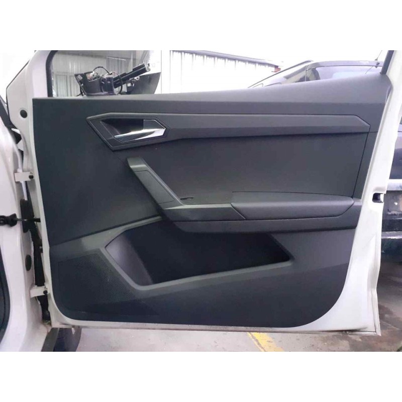 Recambio de guarnecido puerta delantera derecha para seat arona xcellence edition referencia OEM IAM   