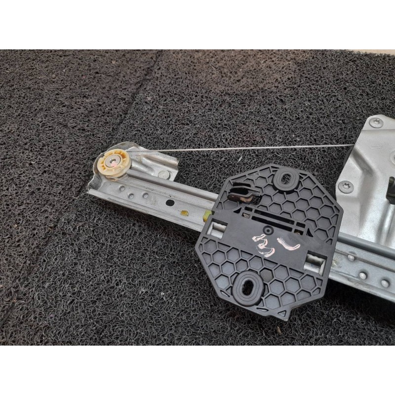 Recambio de elevalunas delantero izquierdo para dacia sandero laureate referencia OEM IAM 807213282R - Blanco 4