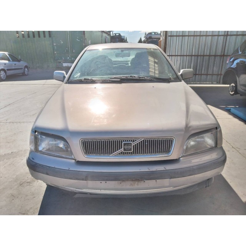 volvo s40 berlina del año 1998