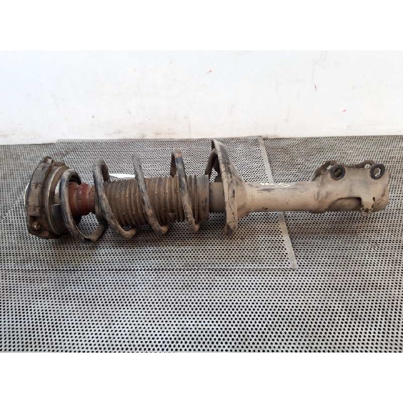 Recambio de amortiguador delantero izquierdo para volkswagen polo berlina (6n2) referencia OEM IAM   