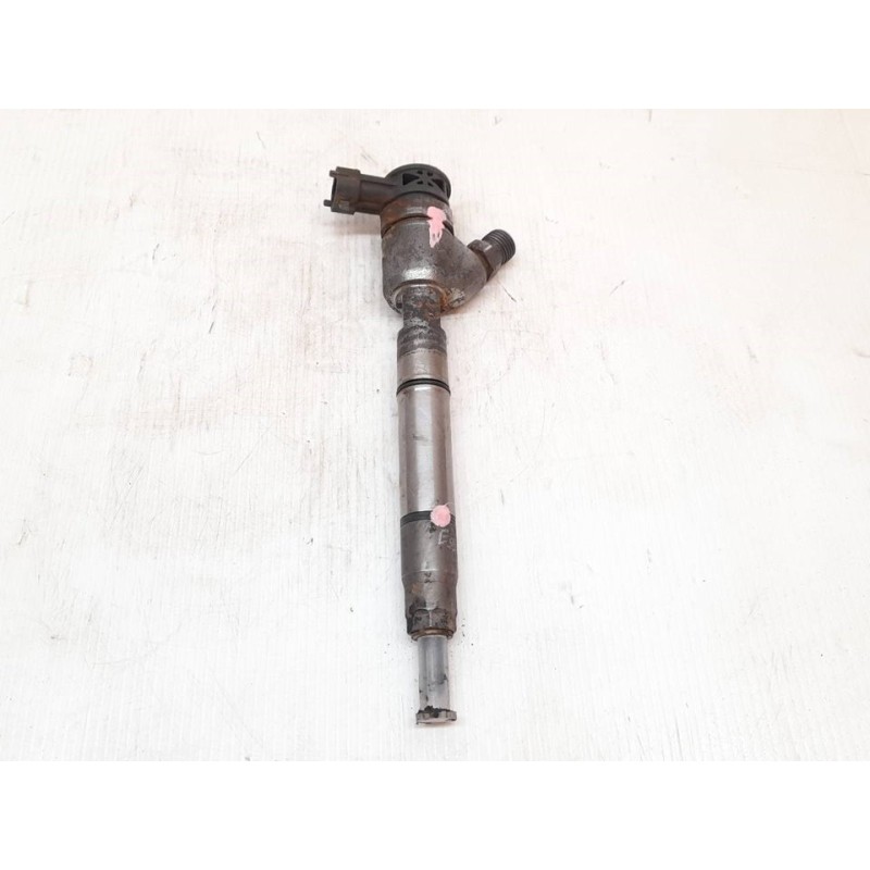 Recambio de inyector para kia sportage drive 2wd referencia OEM IAM 0445110589 338002A610 - Blanco