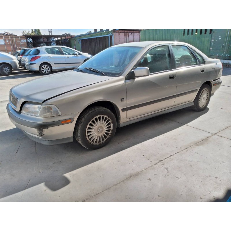 volvo s40 berlina del año 1998