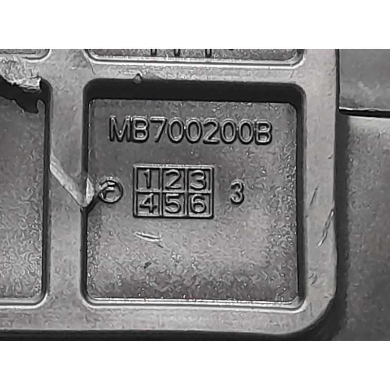 Recambio de caja reles / fusibles para subaru xv executive referencia OEM IAM MB100200B 82241FJ020 - Gris 2