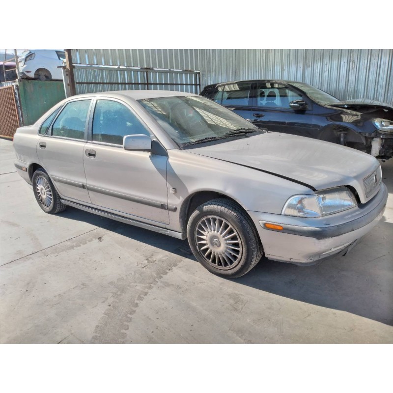 volvo s40 berlina del año 1998