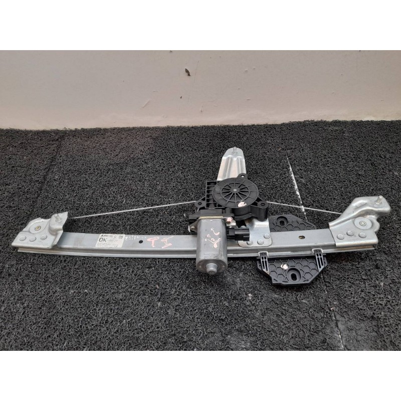 Recambio de elevalunas trasero izquierdo para dacia sandero laureate referencia OEM IAM 827211031R  