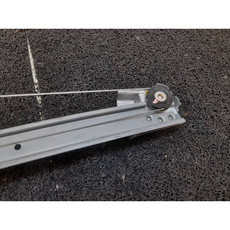 Recambio de elevalunas trasero izquierdo para dacia sandero laureate referencia OEM IAM 827211031R - Blanco 2