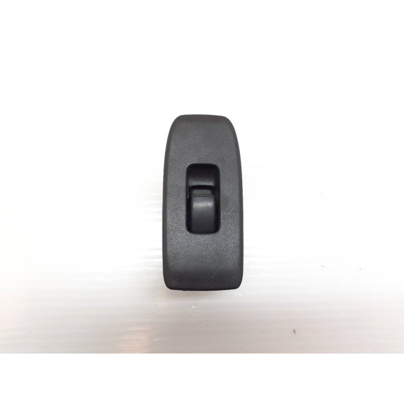 Recambio de mando elevalunas delantero derecho para mitsubishi montero (v60/v70) 3.2 di-d gls (3-ptas.) referencia OEM IAM MR445