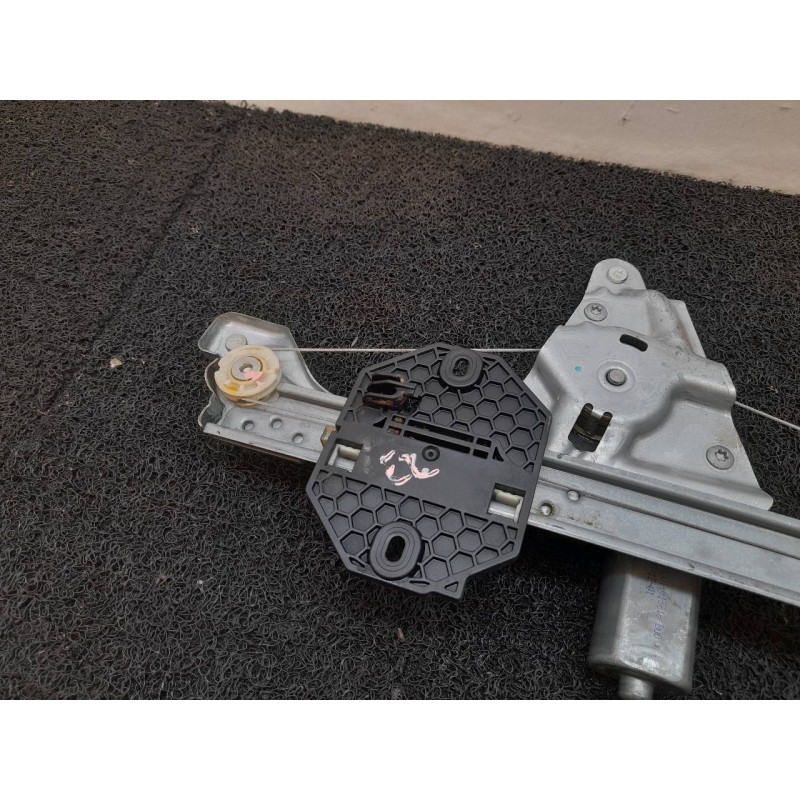 Recambio de elevalunas trasero izquierdo para dacia sandero laureate referencia OEM IAM 827211031R - Blanco 3